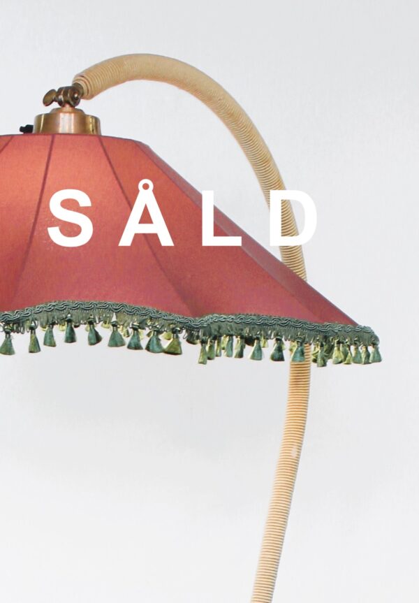 Golvlampa med bord